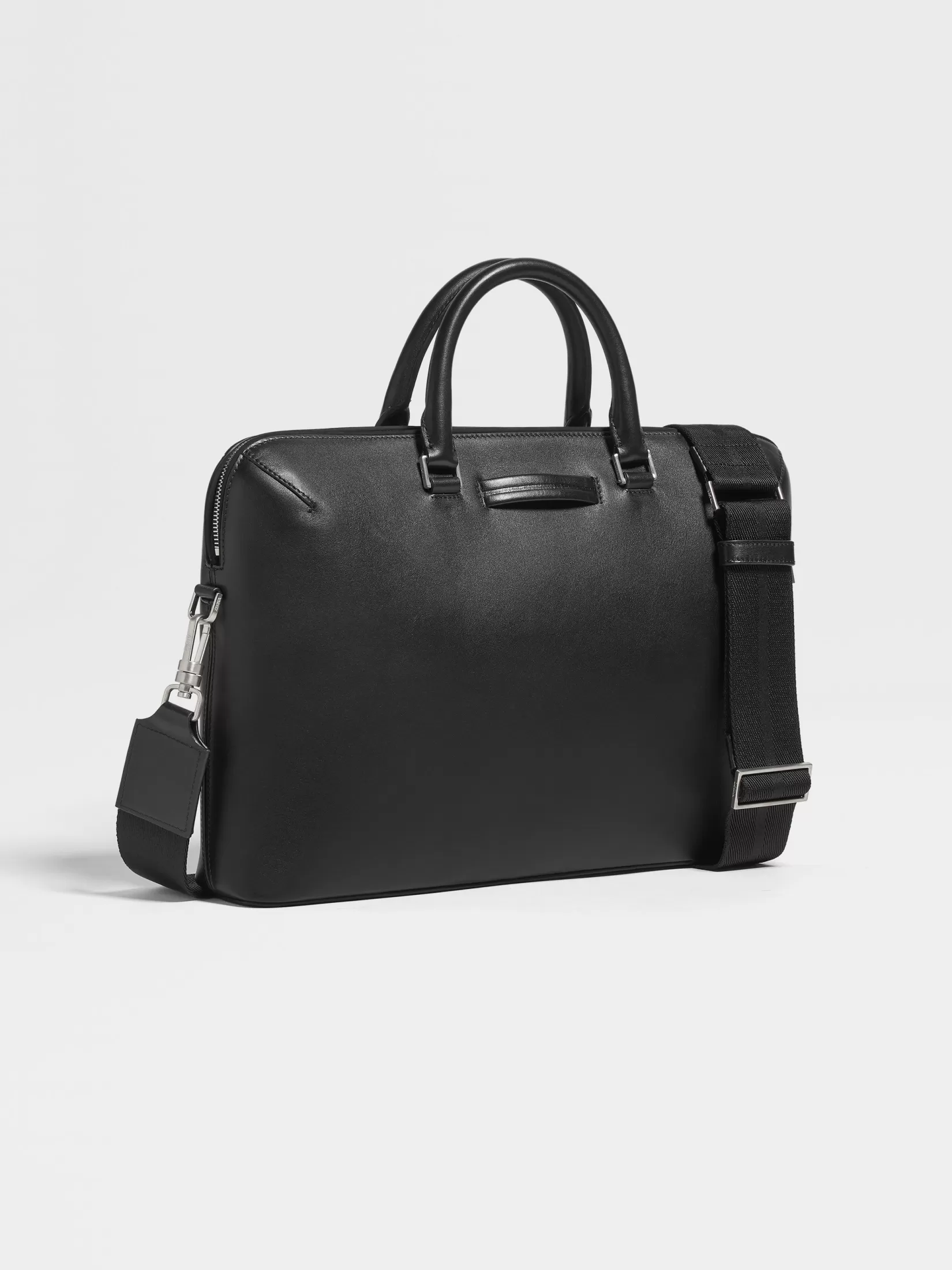 bolso_de_trabajo_de_piel_color_negro_2-1.webp Shop ZEGNA Bolso de Trabajo de Piel Color Negro