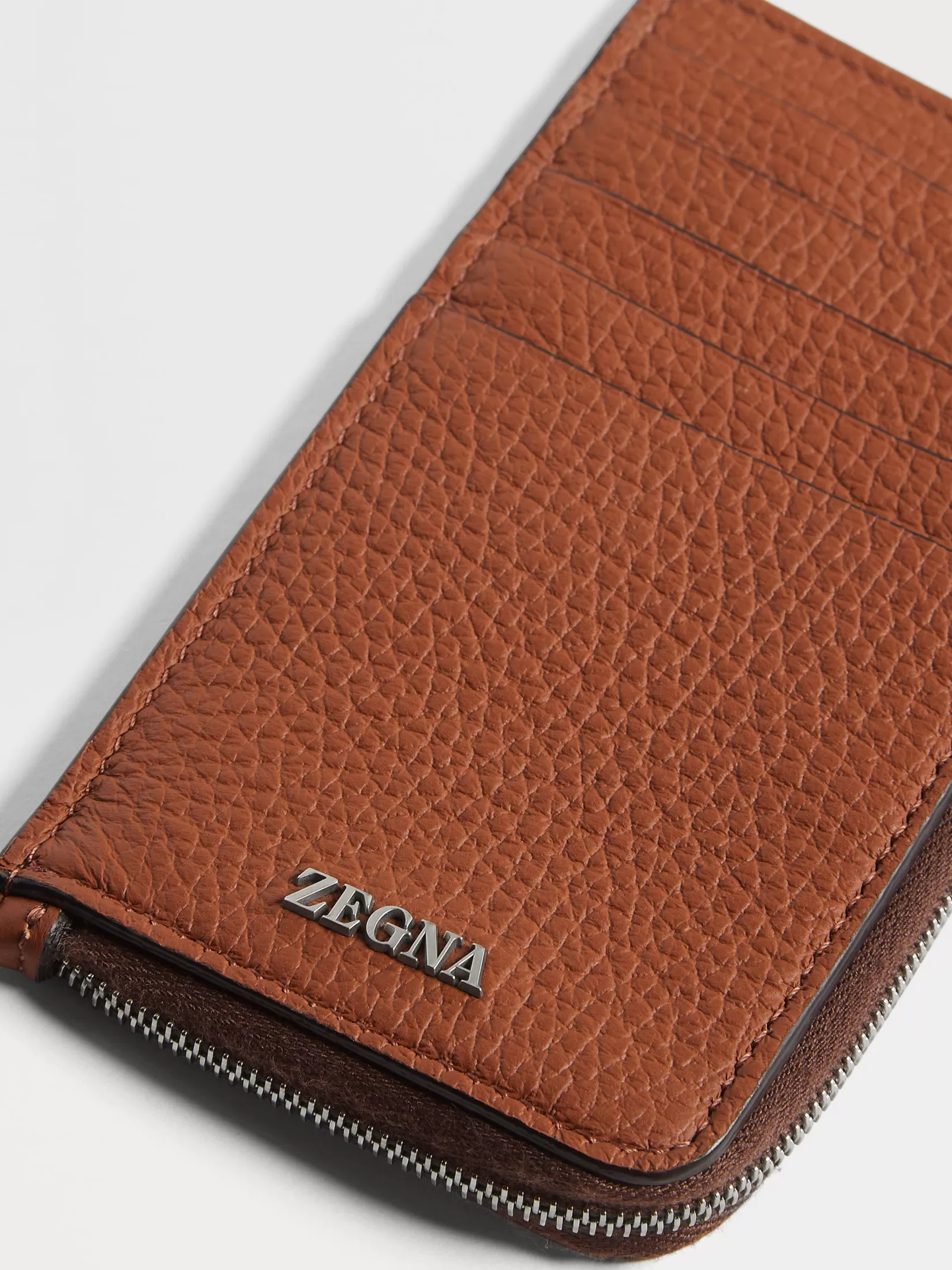 cartera_en_piel_de_ciervo_color_foliage_4.webp Outlet ZEGNA Cartera en Piel de Ciervo Color Foliage