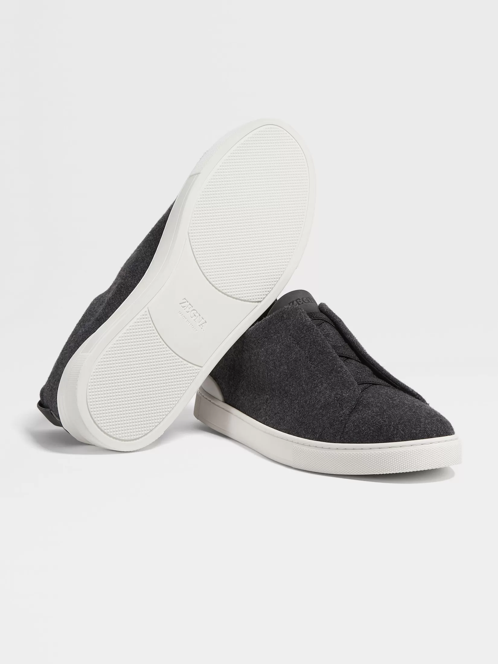 zapatillas_triple_stitch_en_oasi_cashmere_color_gris_oscuro_4.webp Cheap ZEGNA Zapatillas Triple Stitch™ en Oasi Cashmere Color Gris Oscuro Grisoscuro